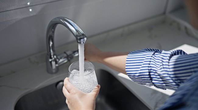 Filling up from drinking water tap